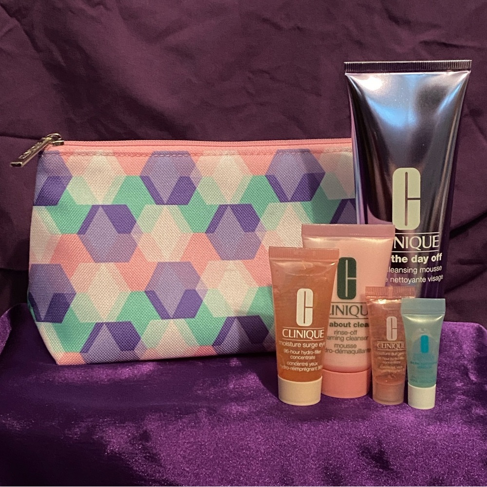 NEW Clinique Skincare Set with Hexagonal Pouch